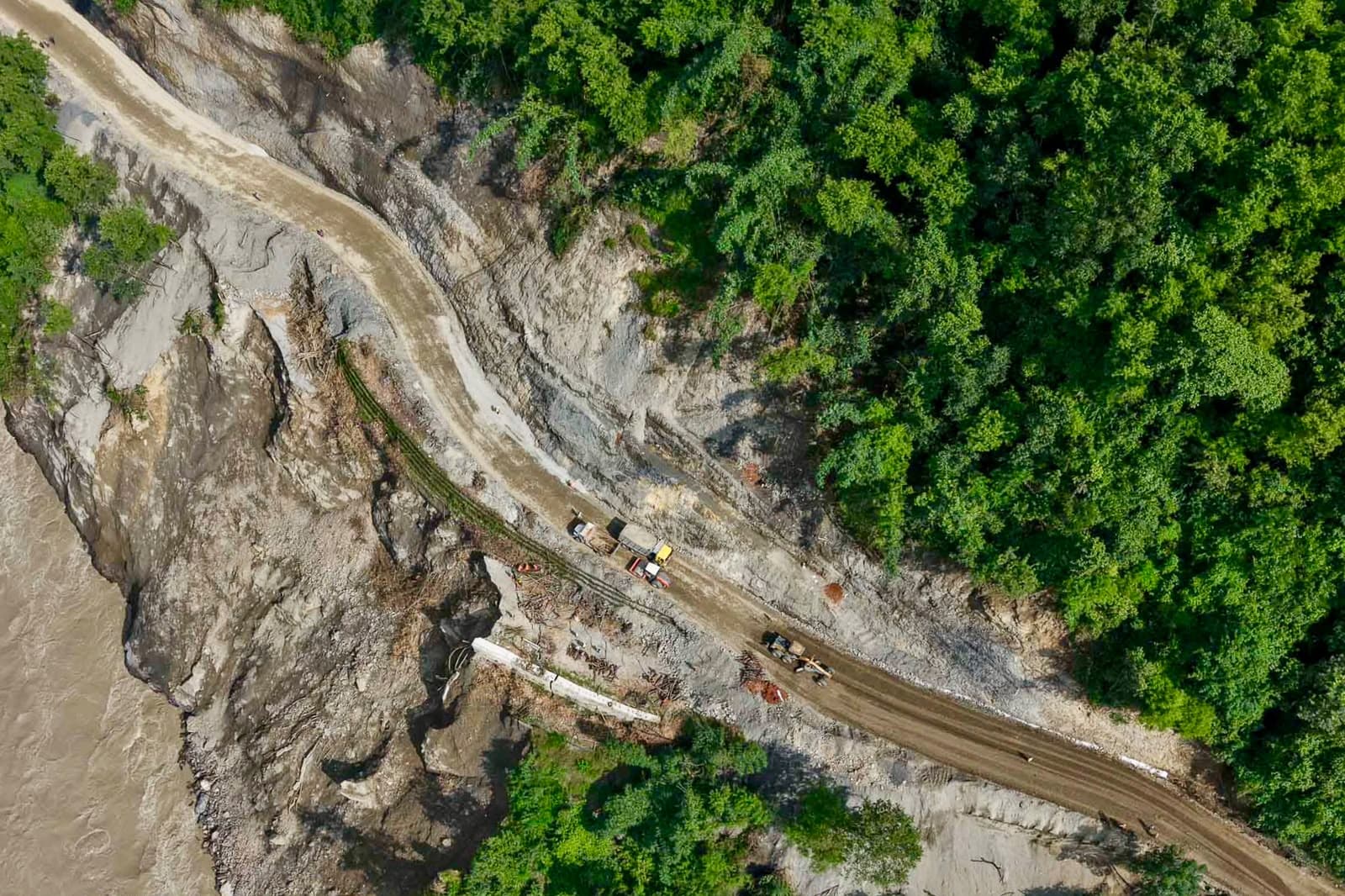 देशभर ९ राजमार्ग अवरुद्ध