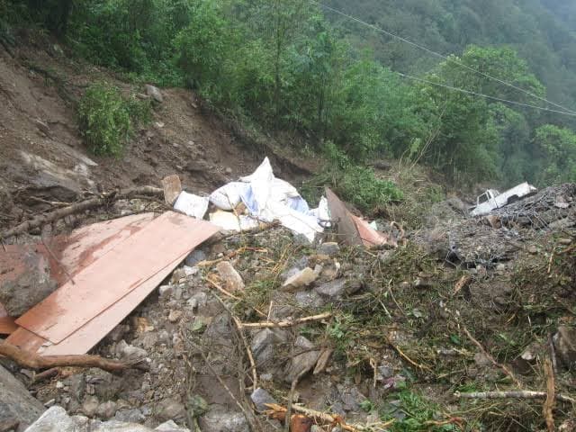 बागलुङमा पहिरोले घर पुरिँदा चार जनाको मृत्यु