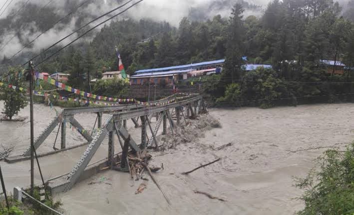 मनाङको चामेमा थुनिएको मर्स्याङ्दी नदी ब्लास्ट गरेर खोल्ने तयारी
