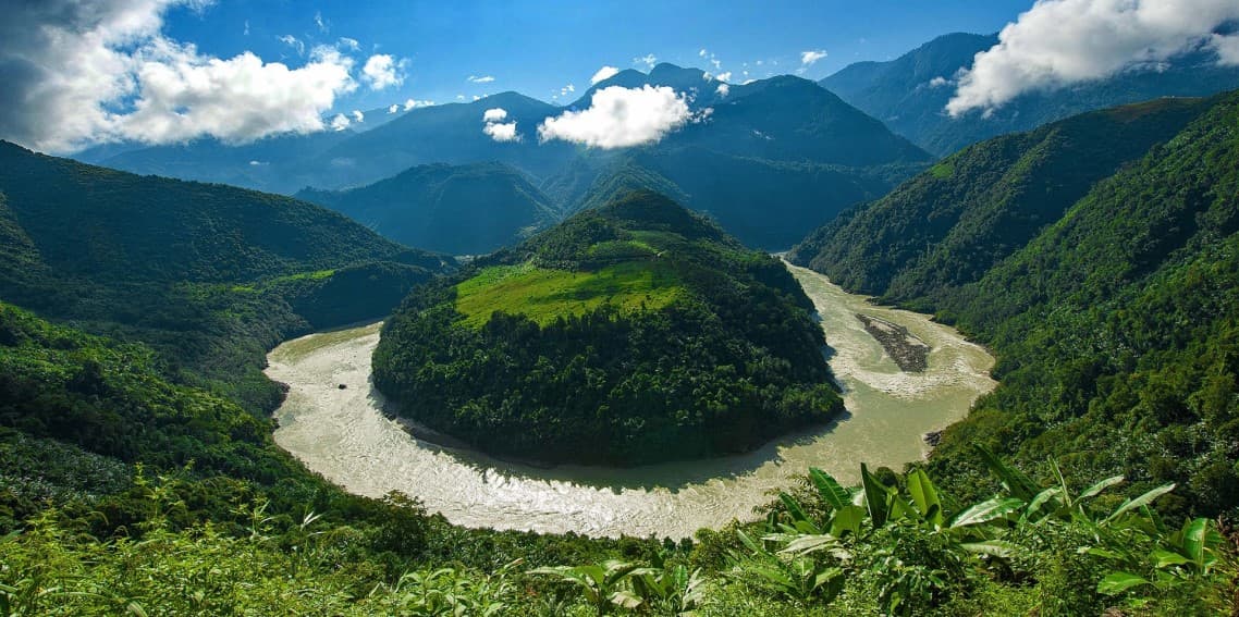 चीनले यार्लुङ जाङ्बो नदीमा विश्वकै सबैभन्दा ठूलो जलविद्युत् परियोजनाको शिलान्यास गर्‍यो