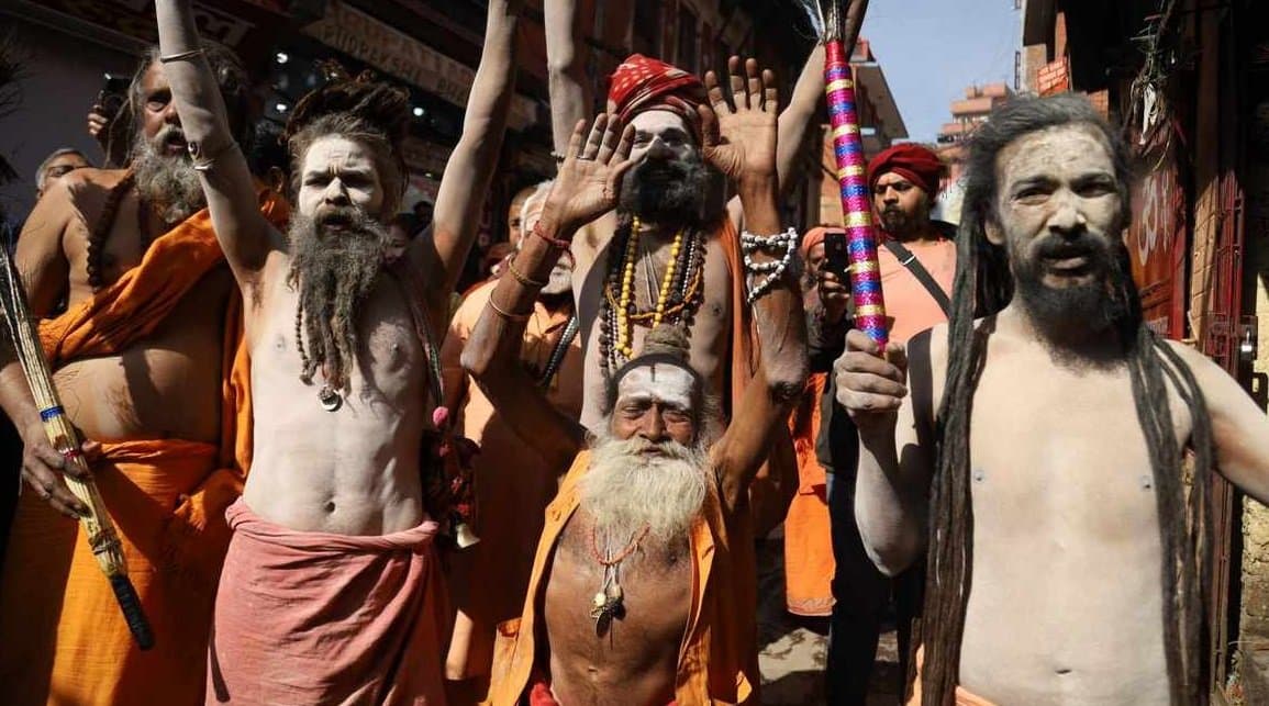 महाशिवरात्रि नजिकिँदै गर्दा पशुपतिमा नागा बाबाको आगमन, भक्तजनको चहलपहल बढ्यो