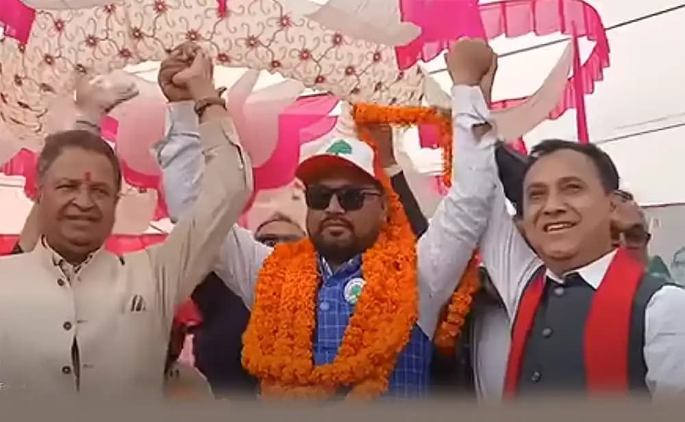 नवलपरासी रास्वपा सभापति ठकुरी कांग्रेस प्रवेश, चुनावी प्रतिस्पर्धामा हलचल