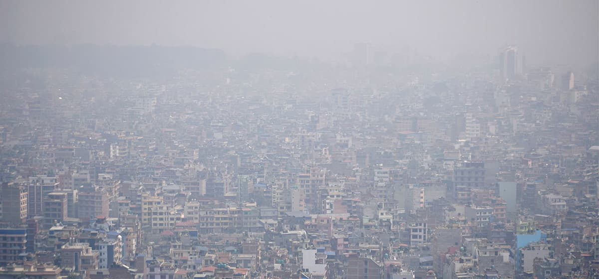 सास फेर्नै मुस्किल: काठमाडौंको वायु प्रदूषण अझै खतराको डिलमा