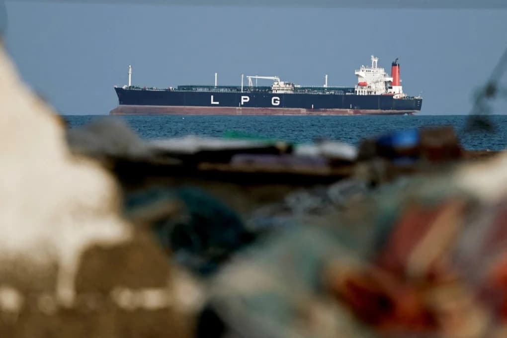 ऊर्जा स्थलमा हमला भए होर्मुज स्ट्रेट बन्द गर्ने इरानको चेतावनी, विश्व तेल आपूर्तिमा असर पर्ने संकेत