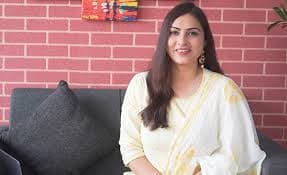 स्कुल युनिफर्ममा विद्यार्थीलाई सडकमा उतार्नु ‘ह्युमन शिल्ड’ प्रयोग : निशा अधिकारीको चेतावनी