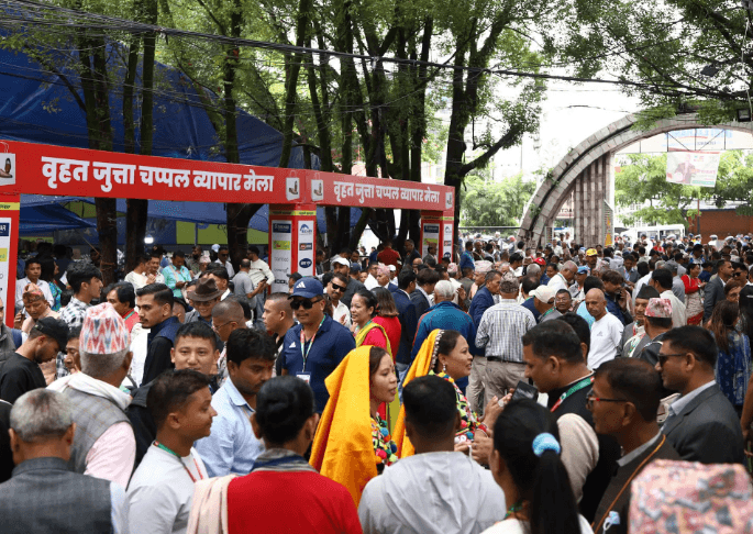 कांग्रेस महाधिवेशनस्थलमा उम्मेदवारदेखि कार्यकर्तासम्मले यसरी गर्दैछन् प्रचारप्रसार (फोटोफिचर)